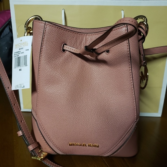 Michael Kors bucket purse - Picture 1 of 3